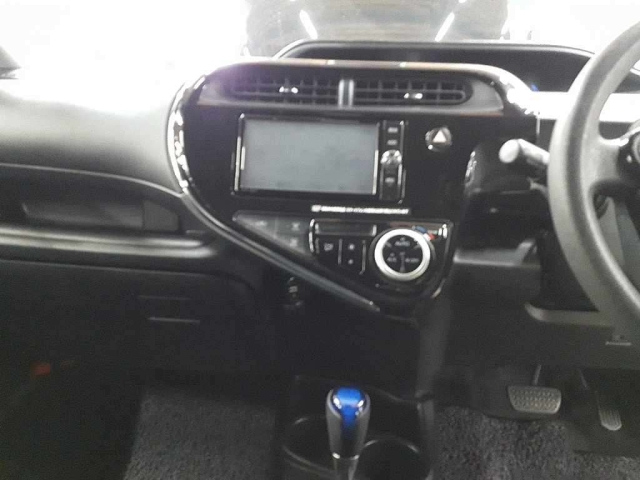 TOYOTA AQUA 2018