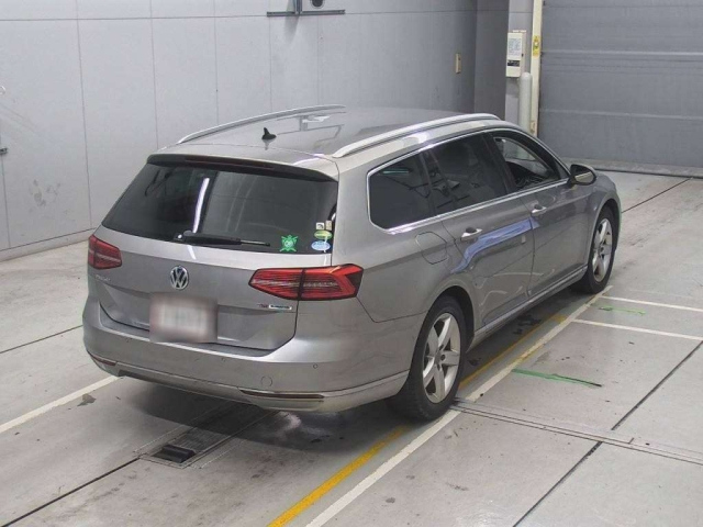 VOLKSWAGEN PASSAT VARIANT 2016