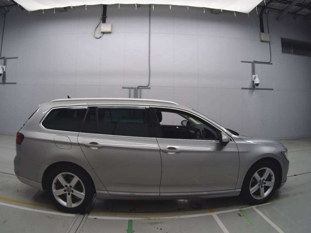 VOLKSWAGEN PASSAT VARIANT 2016