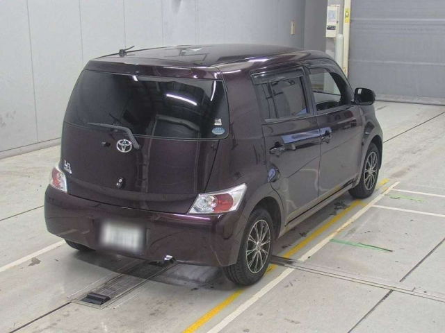 TOYOTA BB 2012