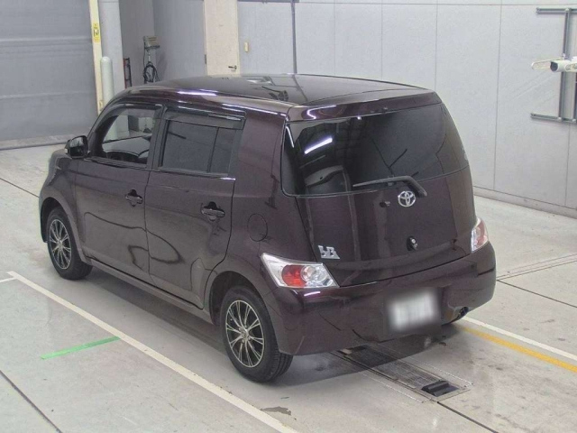 TOYOTA BB 2012