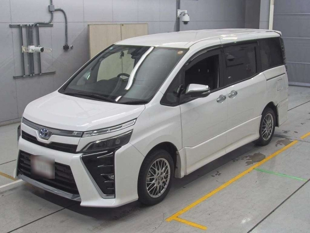 TOYOTA VOXY 2021