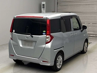 TOYOTA ROOMY 2018