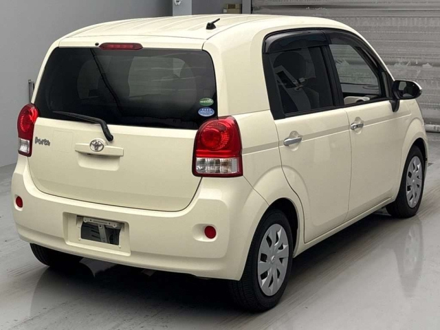 TOYOTA PORTE 2016