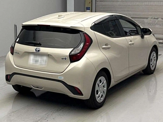 TOYOTA AQUA 2023