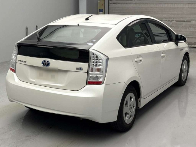 TOYOTA PRIUS 2011