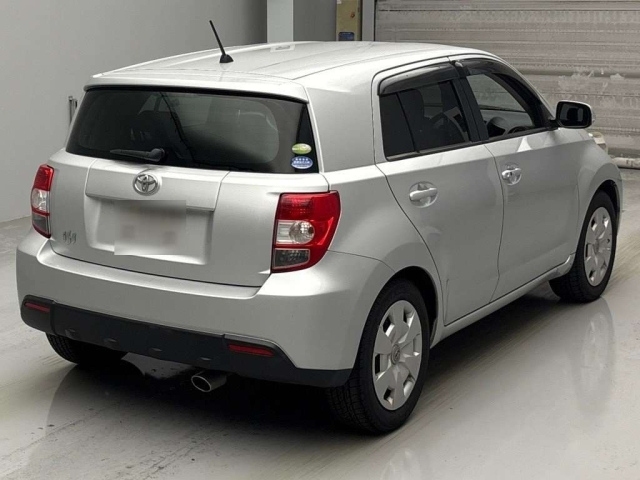 TOYOTA IST 2010