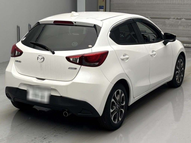 MAZDA DEMIO 2016