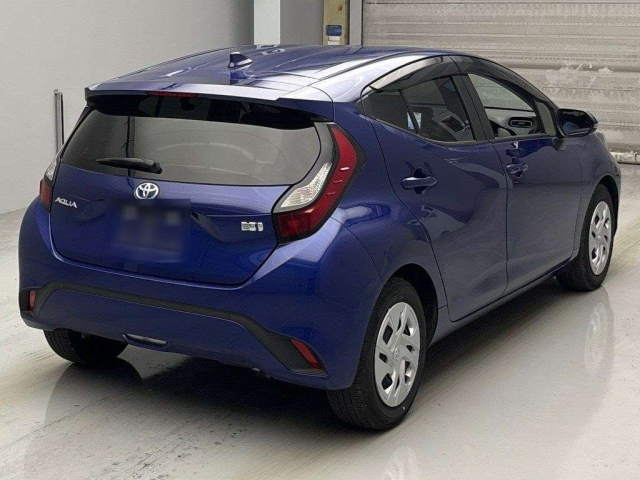 TOYOTA AQUA 2022