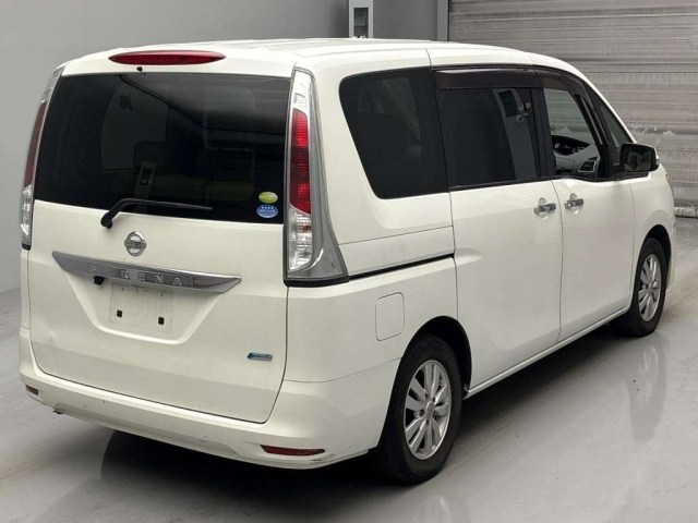 NISSAN SERENA 2011