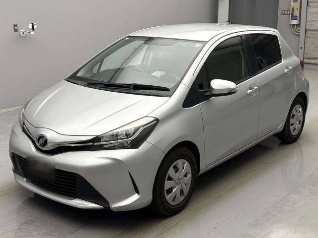 TOYOTA VITZ 2015