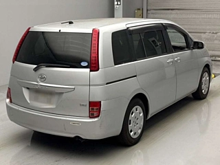 TOYOTA ISIS 2010