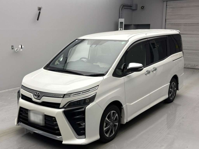 TOYOTA VOXY 2021