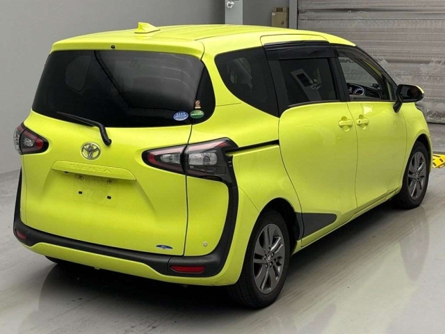 TOYOTA SIENTA 2016