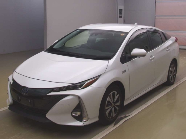 TOYOTA PRIUS PHV 2021