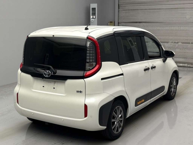 TOYOTA SIENTA 2023