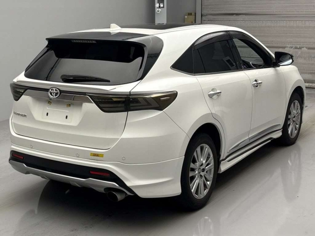 TOYOTA HARRIER 2017