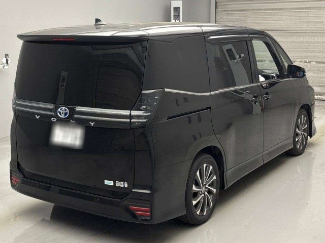 TOYOTA VOXY 2025