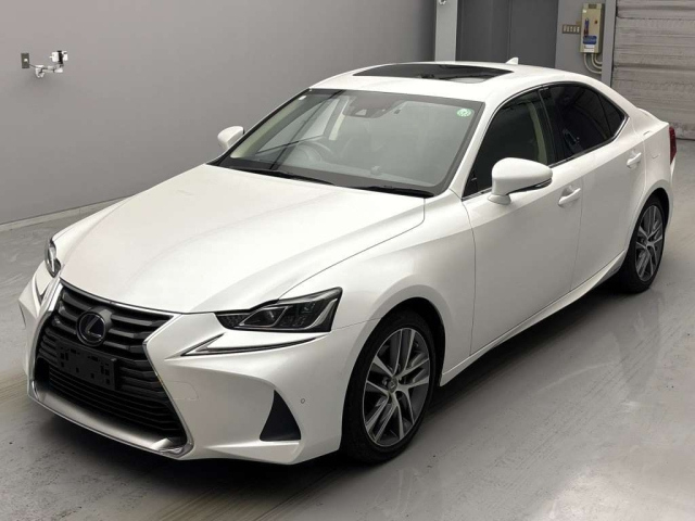 LEXUS IS 2018