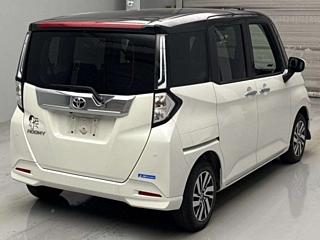 TOYOTA ROOMY 2022