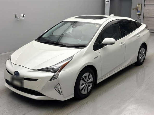 TOYOTA PRIUS 2016