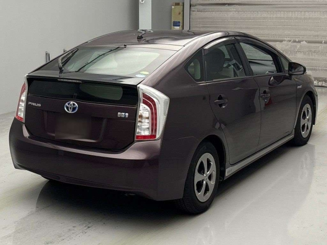 TOYOTA PRIUS 2013