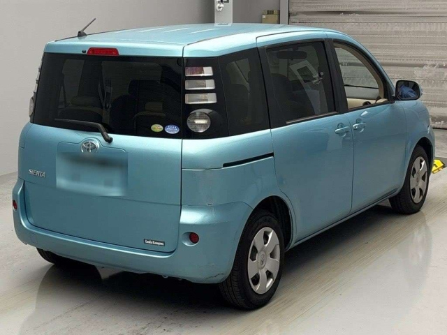 TOYOTA SIENTA 2009