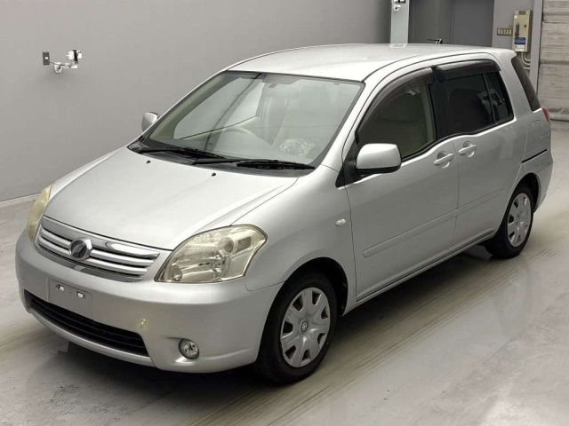 TOYOTA RAUM 2009
