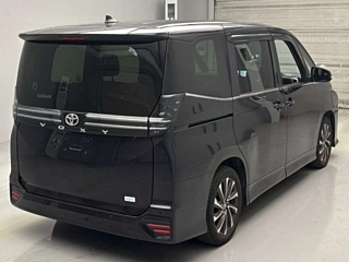 TOYOTA VOXY 2023