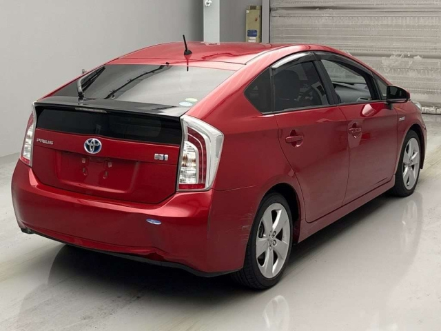 TOYOTA PRIUS 2013