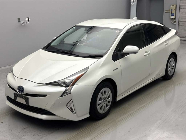 TOYOTA PRIUS 2018