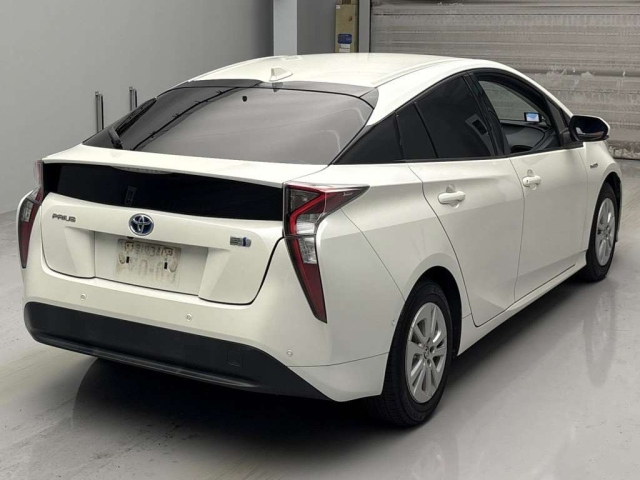 TOYOTA PRIUS 2018
