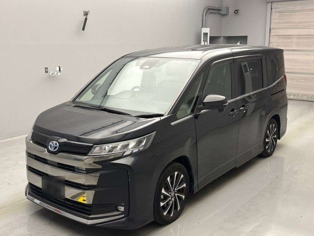 TOYOTA NOAH 2022