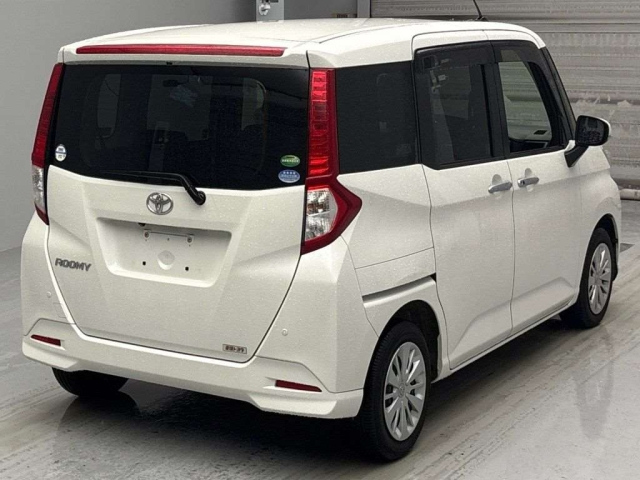 TOYOTA ROOMY 2017