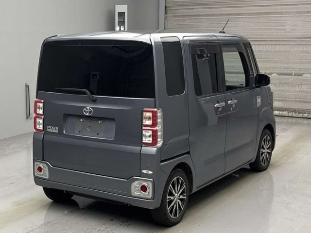TOYOTA PIXIS MEGA 2016