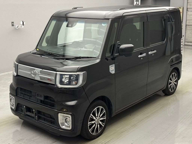 TOYOTA PIXIS MEGA 2016