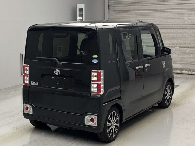 TOYOTA PIXIS MEGA 2016