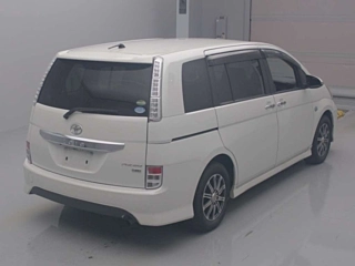 TOYOTA ISIS 2017
