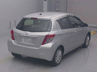 TOYOTA VITZ 2012