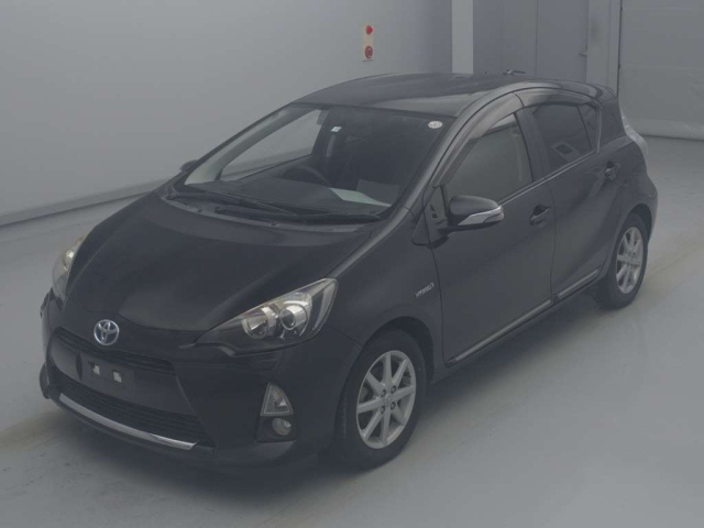 TOYOTA AQUA 2013