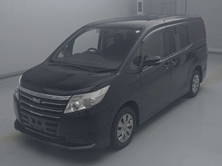 TOYOTA NOAH 2014