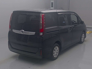 TOYOTA NOAH 2014