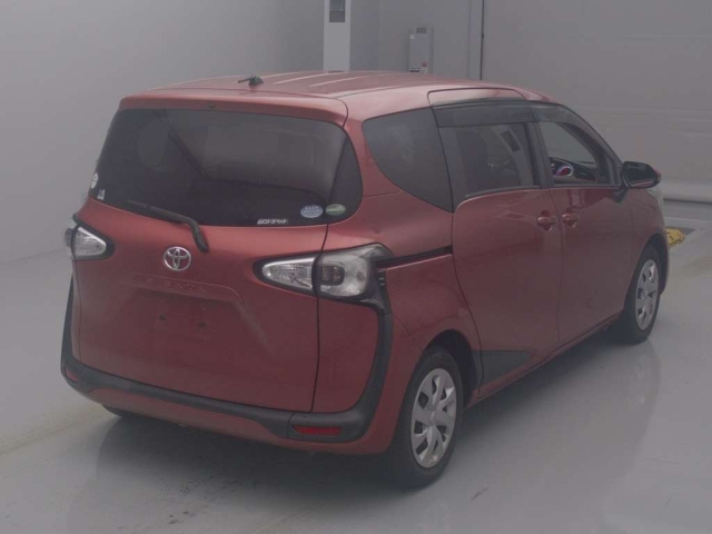 TOYOTA SIENTA 2016