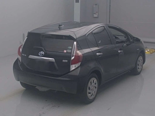 TOYOTA AQUA 2016