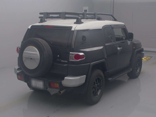 TOYOTA FJ CRUISER 2011