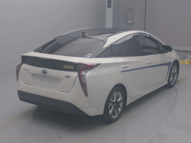 TOYOTA PRIUS 2018