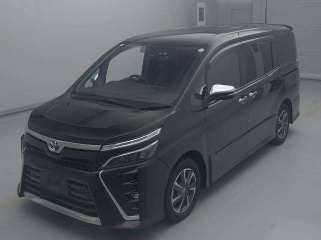 TOYOTA VOXY 2020