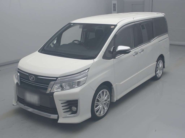 TOYOTA VOXY 2016