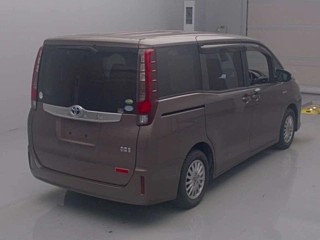 TOYOTA NOAH 2014