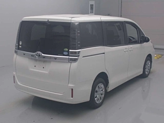TOYOTA VOXY 2019